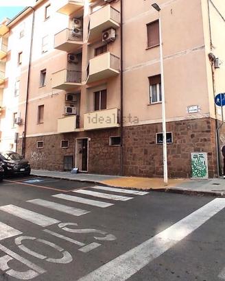 Sassari via IV Novembre trilocale 4 piano no aven