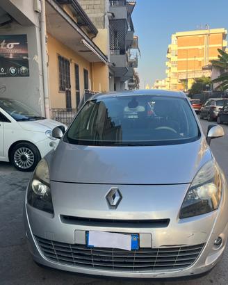 Renault Scenic 1.9 dCi 130CV Dynamique 7 posti