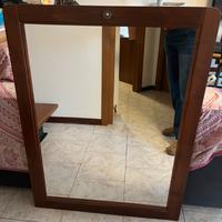 Specchio e mobiletto bagno