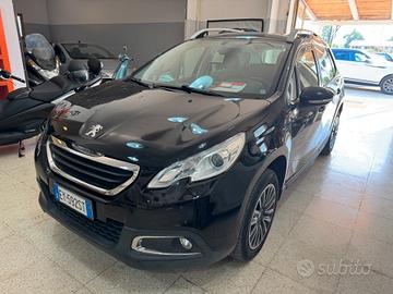 Peugeot 208 PureTech 82 5 porte Allure NAVIGATORE-