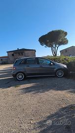 Mercedes classe b200.
