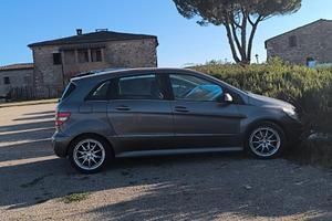 Mercedes classe b200.