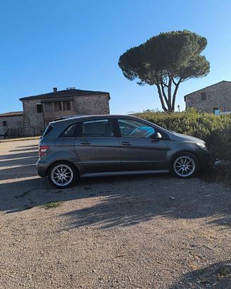 Mercedes classe b200.