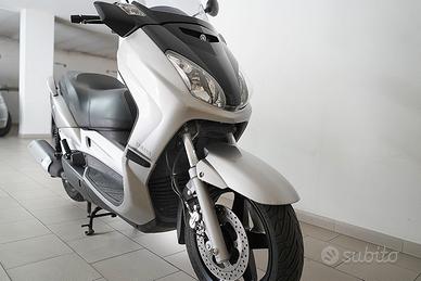 Yamaha X-Max 250