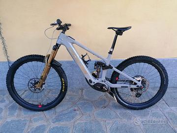 SANTA CRUZ VALA XX AXS RSV
