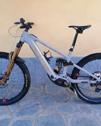SANTA CRUZ VALA XX AXS RSV