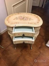 Tavolinetto piccolo + specchiera con il suo tavolo