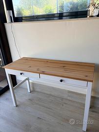 Scrivania Ikea HEMNES