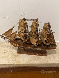 Veliero in legno