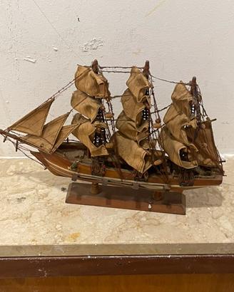 Veliero in legno