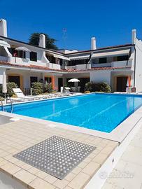 Jesolo-piscina-centralissimo-4posti-spiaggia-