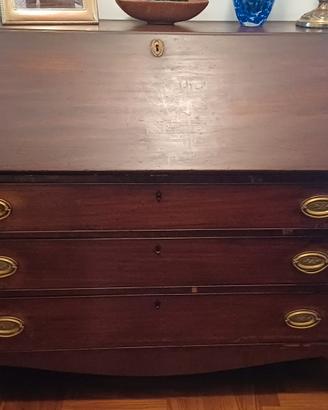 Scrivania con ribalta in legno