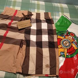 •Pantaloncini da mare Burberry•