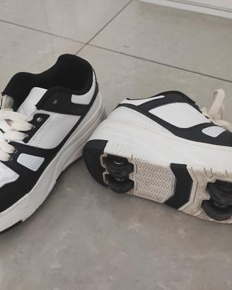 Scarpe con rotelle numero 30