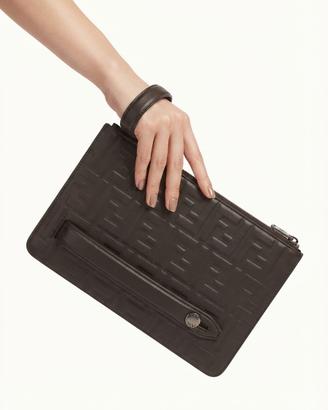Clutch fendi slim in pelle nera