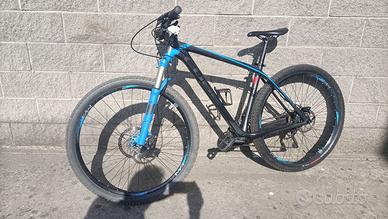 mtb CUBE REACT fr.nt 29 in carbonio  privato vende