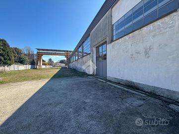 CAPANNONE A MARIANO COMENSE