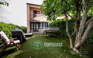 NERVIANO - FRAZIONE | Elegante villa di testa comp
