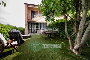 NERVIANO - FRAZIONE | Elegante villa di testa comp
