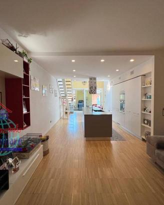 Villa di 288 m² con più di 5 locali e box auto dop