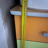 Mobiletto con cassetti