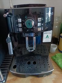macchina da caffè automatica DeLonghi
