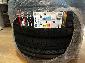 GOMME 235/55/17