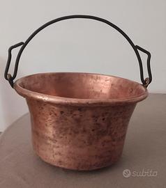 Antico paiolo in rame con manico in ottone 