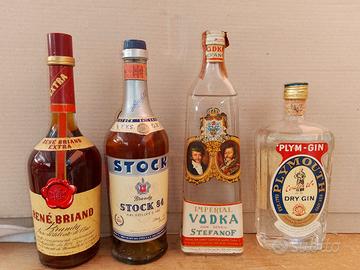 collezione vintage bottiglie liquore 