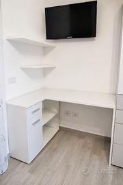 Cameretta- scrivania e 2 Armadi Ikea