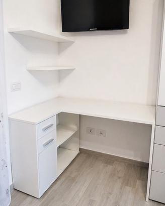 Cameretta- scrivania e 2 Armadi Ikea