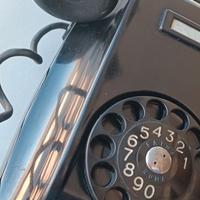 telefono a muro antico