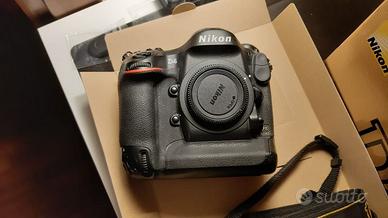 Nikon D4 + Nikkor AF-S 80-200mm f-2.8 335k scatti