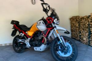 moto guzzi V 85 TT
