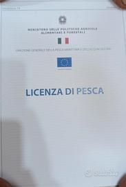 Barca con licenza da pesca