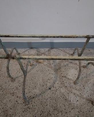 trespoli in ferro battuto 