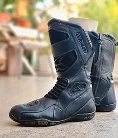 stivali da motociclista 