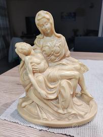 Statua La Pietà Vintage