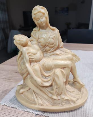 Statua La Pietà Vintage