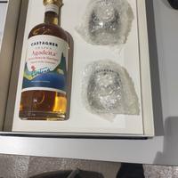 box con bottiglia e bicchieri 