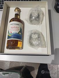 box con bottiglia e bicchieri 