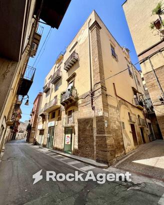 Appartamento di 170 m² con più di 5 locali a Sciac