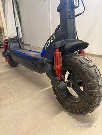 Monopattino full ammortizzato 50km/h come nuovo