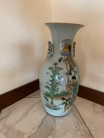 Antico vaso cinese in porcellana