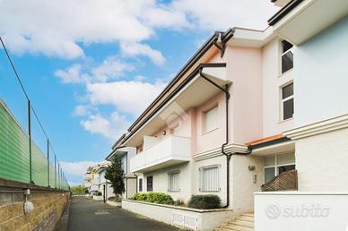 3 LOCALI A TORTORETO