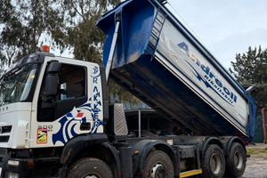 Autocarro 4 assi eurotrakker