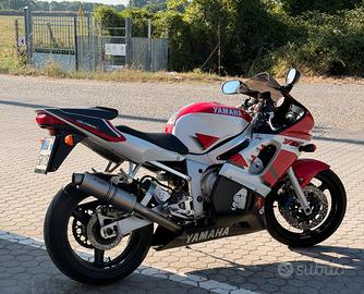Yamaha R6 2000 iscritta Asi