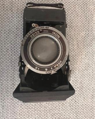 Fotocamera modello Zeiss Ikon