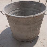 mastello in metallo vintage