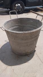 mastello in metallo vintage